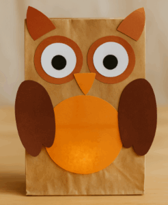 Tierlaternen aus Kraftpapiertüten basteln - Eule