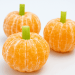 Halloween Snacks: Mandarinen-Kürbisse